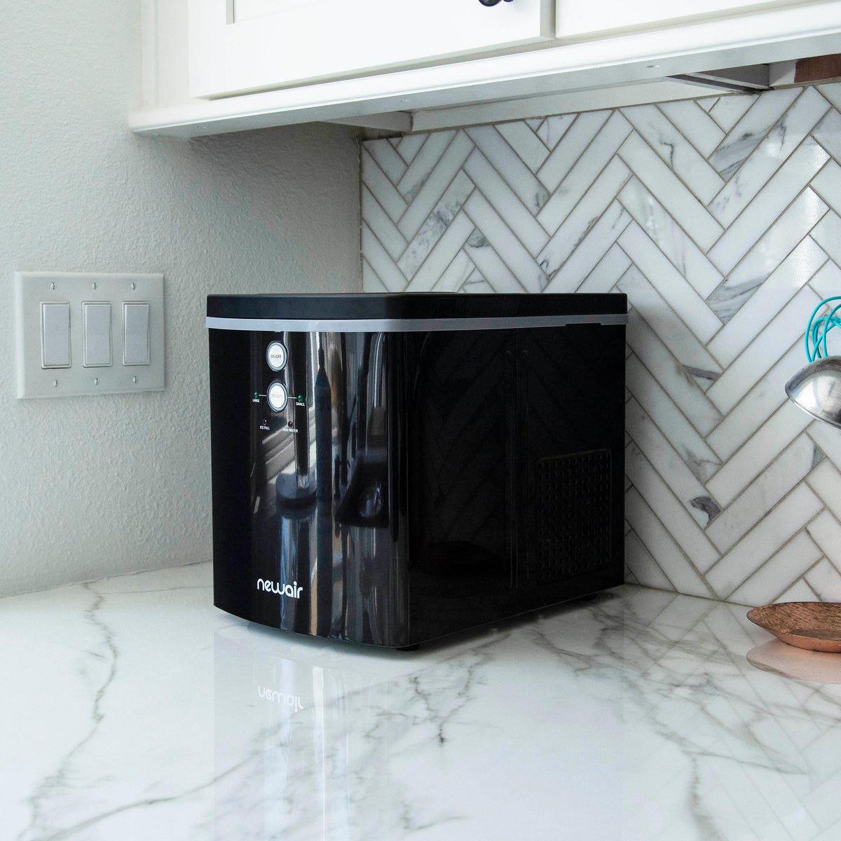 Newair® Countertop Ice Maker. Bullet Ice, 33 lbs/day - Black
